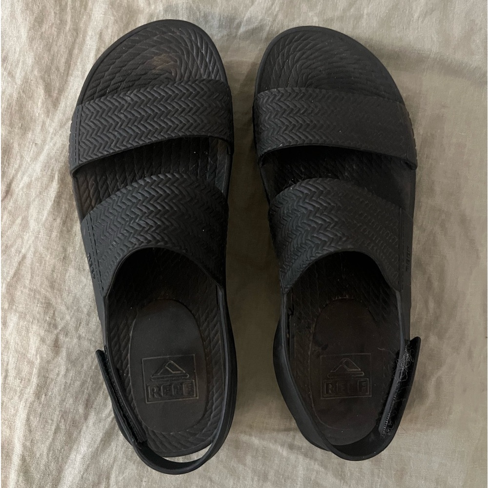 Reef sz. 11 sandal with velcro ankle strap